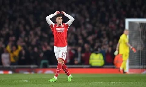 Richards khuyên City thay đổi để đối phó cầu thủ 'đáng sợ' của Arsenal
