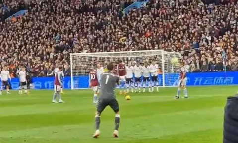 Martinez chỉ đạo chặn tầm nhìn De Gea