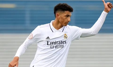 Mất Benzema, Ancelotti tin dùng thần đồng Alvaro Rodriguez