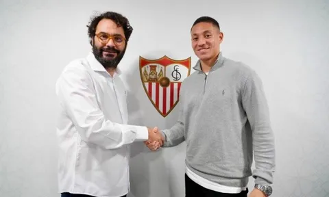 CHÍNH THỨC! Tiền đạo 20 tuổi chia tay Man United, gia nhập Sevilla