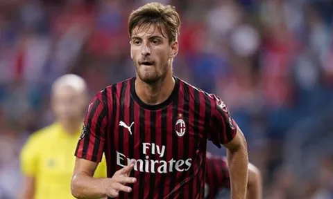Huyền thoại và cầu thủ Milan cãi nhau ngay trên sóng truyền hình