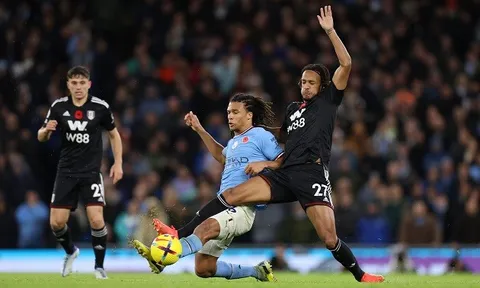 Man Utd tìm ra phương án bất ngờ thay Wan-Bissaka