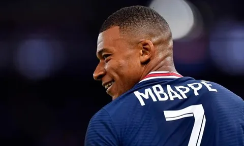 Mbappe có thể phá vỡ mùa hè mộng mơ của Ten Hag
