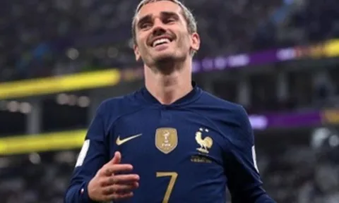 Mbappe mờ nhạt nhưng Griezmann quá xuất sắc