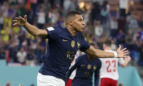 Mbappe san bằng kỷ lục của Pele