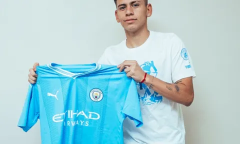 CHÍNH THỨC! Man City chiêu mộ 'Messi mới'