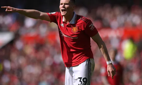 M.U dùng McTominay làm 'vật tế' cho bom tấn tuyến giữa