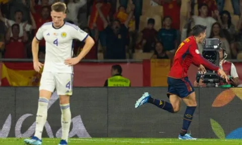 McTominay đen đủi, Morata 'bắn hạ' Scotland