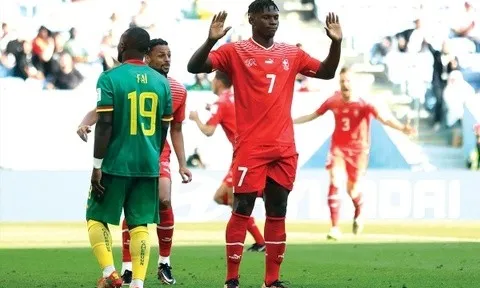 Mẹ của Embolo chỉ trích LĐBĐ Cameroon và Eto'o