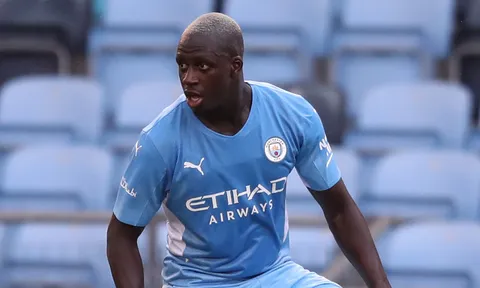 Mendy: "Tôi không phải Brad Pitt, nhưng phụ nữ cứ luôn bám theo"