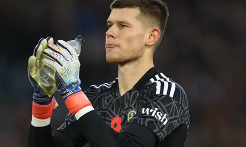 Thay thế Neuer, Bayern nhắm người gác đền tài năng