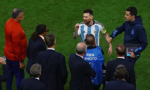Messi: "Biến đi thằng ngu"