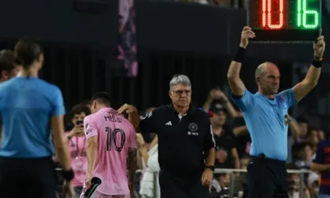 Messi tập tễnh rời sân, Miami thắng trong lo sợ