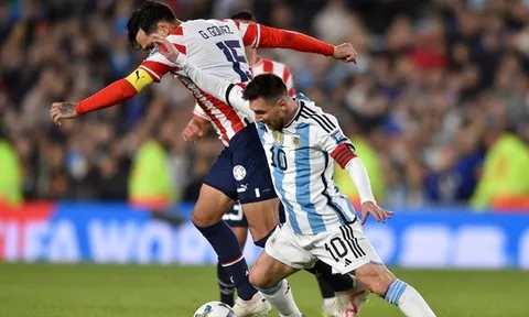 Quyết định táo bạo, Messi làm rung chuyển khung thành