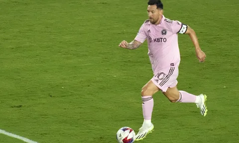 Messi bùng nổ ở Inter Miami: Bóng đá kiểu Hollywood