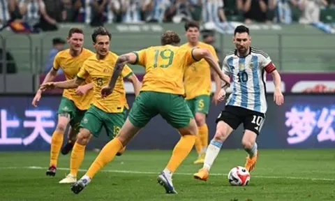 Messi gây choáng giữa vòng vây tuyển Úc
