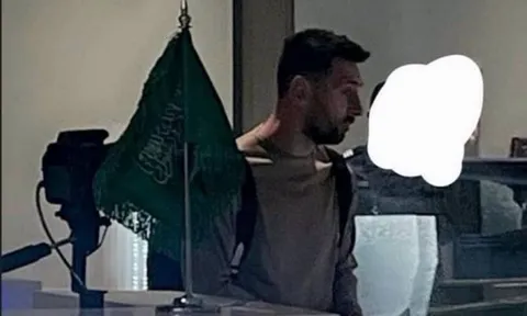Messi đặt chân tới Saudi Arabia sau trận thua của PSG