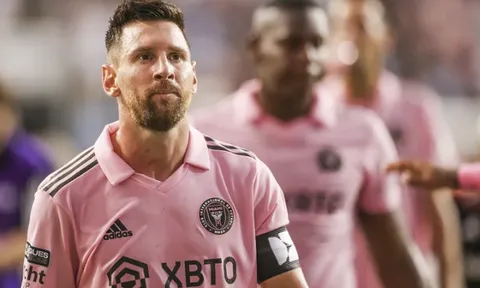 “Messi không cần nghỉ ngơi vì toàn đi bộ”