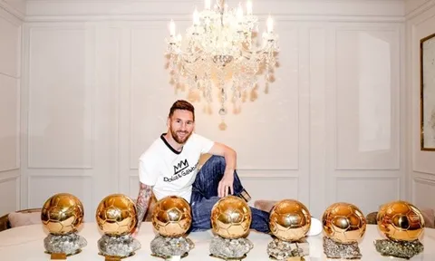 Messi lần đầu khoe 7 Quả bóng Vàng