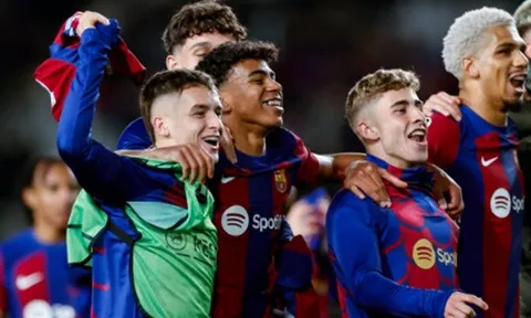 "Messi mới'' khuấy đảo hàng thủ Napoli