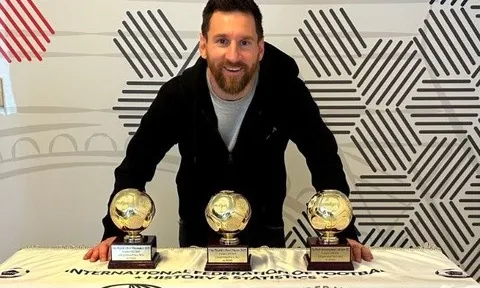 Messi nhận giải Cầu thủ hay nhất thế giới