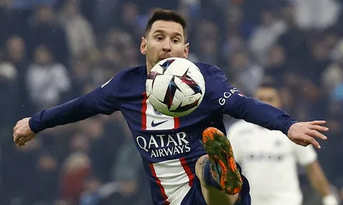 Messi sắp vượt mặt Ronaldo