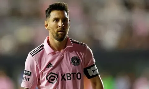 "Messi thất vọng ra mặt khi đánh rơi chiến thắng"