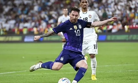 Messi vung chân khiến UAE dậy sóng