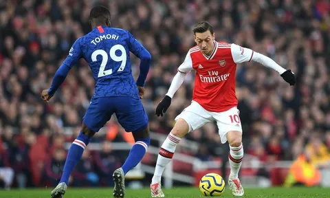 Ozil không phục Chelsea, gửi cảnh báo tới Man Utd