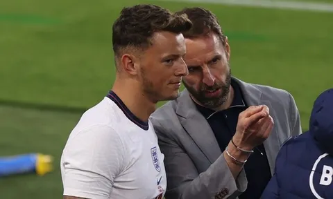 "Phũ phàng" với tuyển Anh, Ben White được huyền thoại Arsenal ủng hộ