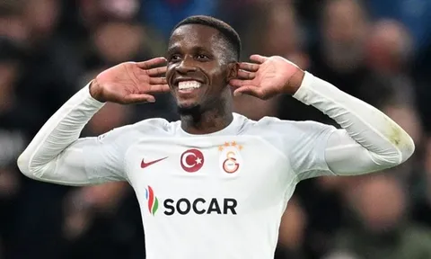Aston Villa tính đưa "nỗi ám ảnh của Manchester United" về lại Ngoại hạng Anh