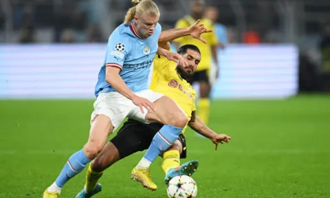 Micah Richards khen mục tiêu của Liverpool hay hơn Haaland