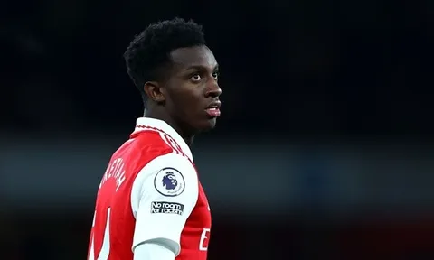 Cú hích hỗ trợ Arsenal đua vô địch Premier League