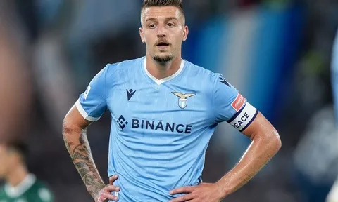 Arsenal sẵn sàng đổi Lokonga + tiền mặt lấy mục tiêu của Man Utd