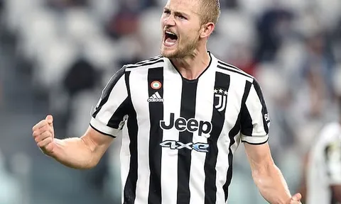 Mino Raiola đem De Ligt chào hàng với 3 ông lớn