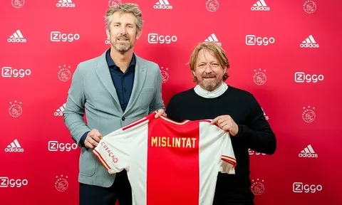 Người cũ Arsenal về dưới trướng Edwin van der Sar