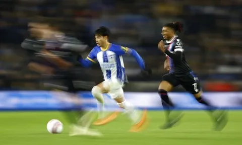 Mitoma nối dài mạch phong độ ấn tượng tại Premier League