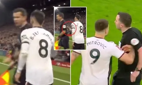 Mitrovic nhận thẻ đỏ, CĐV nổi giận vì khoảnh khắc xấu xí của Bruno
