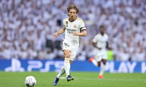 "Vài ngày tới, 2 đội bóng này sẽ liên hệ với Luka Modric"