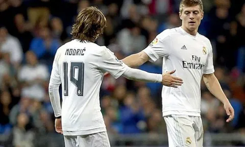 Vô địch thế giới, Kroos úp mở về tương lai
