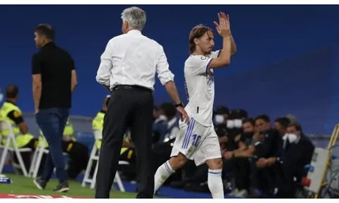 Modric vượt mặt Casillas, Raul và Ramos ở Real