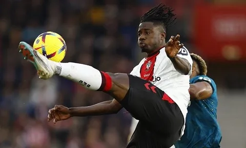 Man United xem xét chiêu mộ 'đá tảng' Premier League