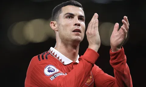 Mối quan hệ giữa Ronaldo và MU đổ vỡ thế nào