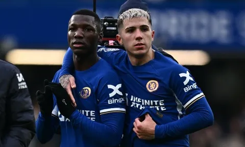 Caicedo, Fernandez khóa tài khoản sau trận thua thảm Liverpool