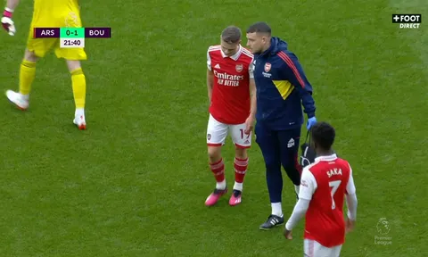 'Một cú sốc lớn cho Arsenal khi Trossard phải rời sân'