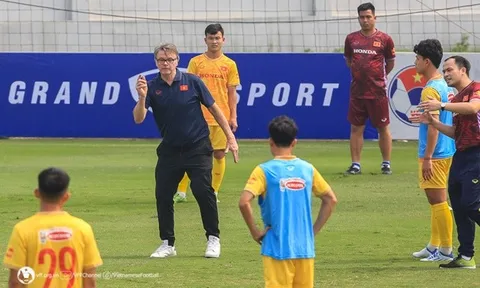 Một mũi tên trúng hai đích của HLV Troussier