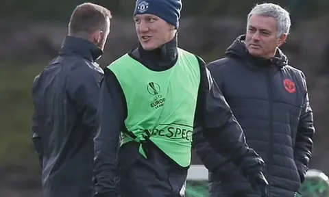 Cựu sao Man United tiết lộ lý do khiến Mourinho không thích