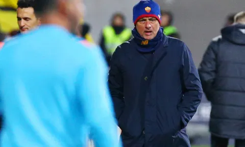 Mourinho: "AS Roma chỉ có 13 cầu thủ cho đội một"