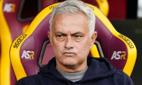 Mourinho chỉ trích tiền đạo không được dự World Cup