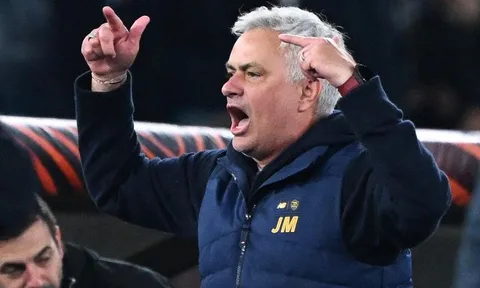 Mourinho có thể rời Roma